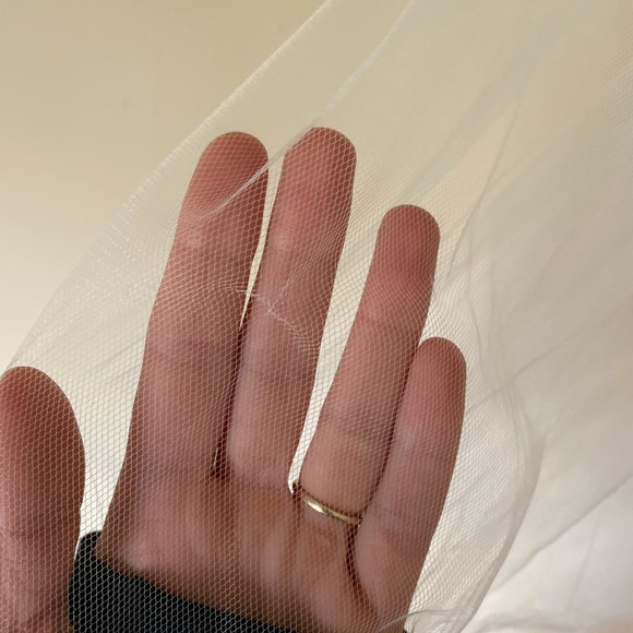 Ivory Veil - Picture 4 of 4